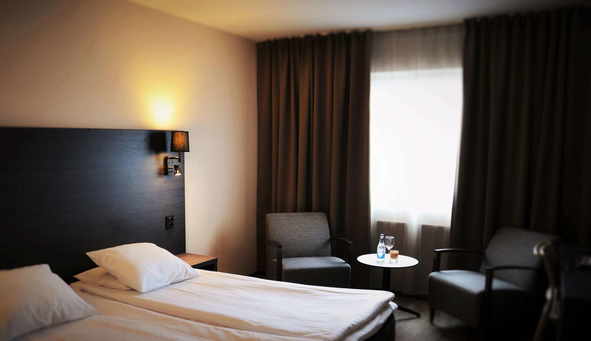 Best Western Hotel Scheele Köping Екстериор снимка